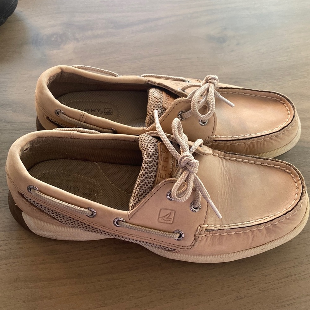Women’s Sperry boat shoe